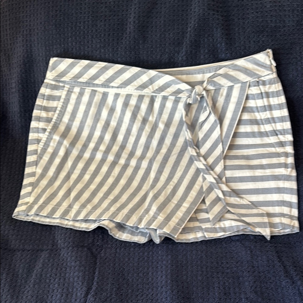Vineyard Vines Striped Wrap Skirt/shorts in Gray and White 14